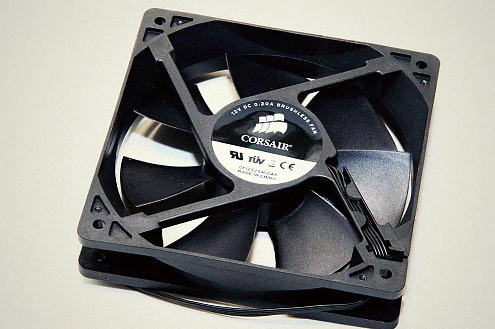 Corsair Gehäuse Lüfter Schwarz CPU-/ Wasserkühlung CF12S25M12AP