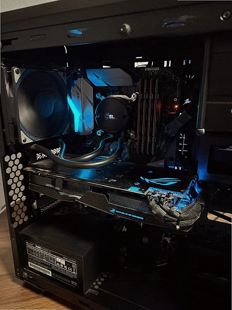 Gaming PC - i7 8700K 3.7GHz - GTX 1080ti - 32GB DDR4 RAM - Wasserkühlung - OVP