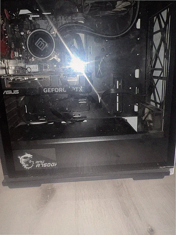 Gaming Pc (RTX 4060, IntelCore-i7-9700F GPU @3000GHz + Wasserkühlung