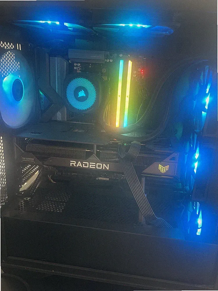 Gaming-PC Ryzen 7 9700X + RX 7800 XT | 32GB DDR5 | 2TB NVMe | Wasserkühlung