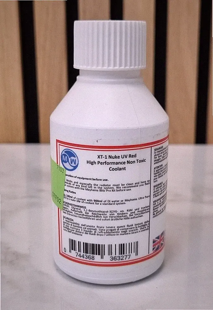 Rote PC-Wasserkühlung