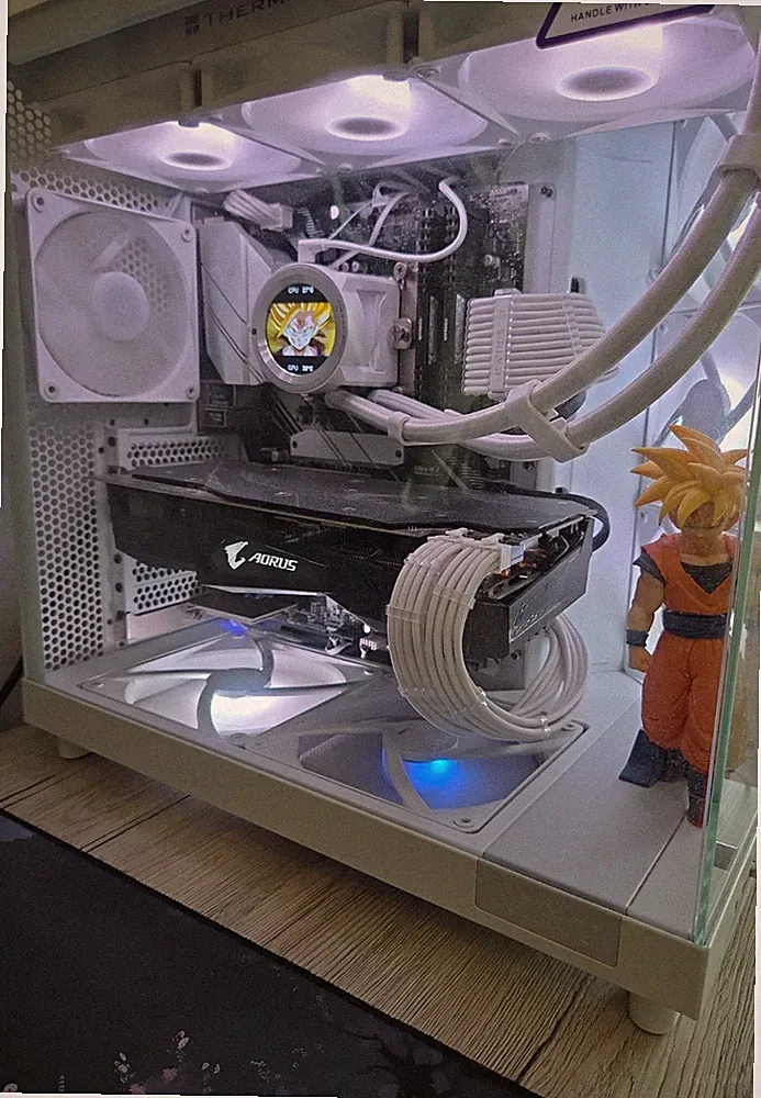 NZXT H6 Flow H Series Desktop Tower PC Weiß mit Wasserkühlung & RGB