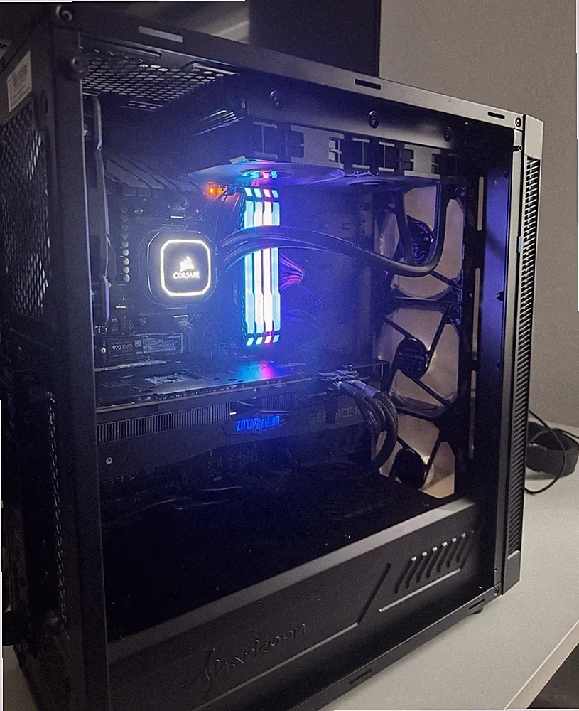 Sharkoon Gaming PC Tower schwarz mit RGB & Wasserkühlung, dediz. Grafik